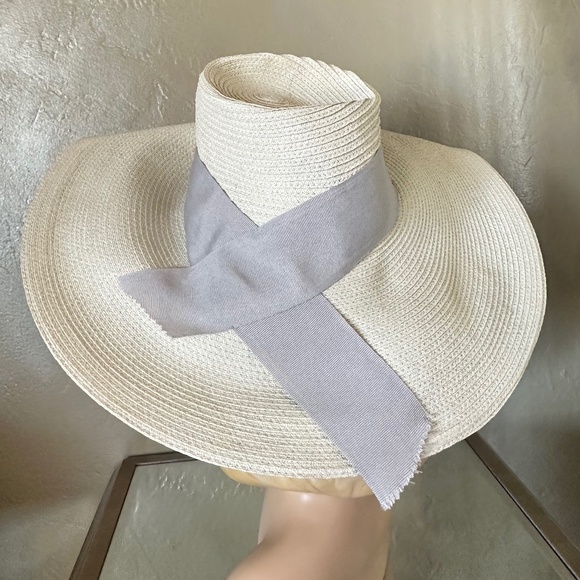 SPECTACULAR  1970s IVORY STRAW WIDE BRIM HAT - SLANTED CROWN &  GRAY BAND main image 5